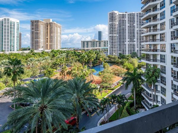 3600 Mystic Pointe Dr, Unit 808, Aventura, FL 33180
