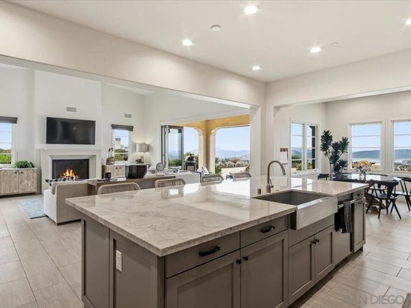 18370 Avenida Apice, Rancho Santa Fe, CA 92067
