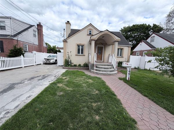 166 Stanton Boulevard , Uniondale, NY 11553