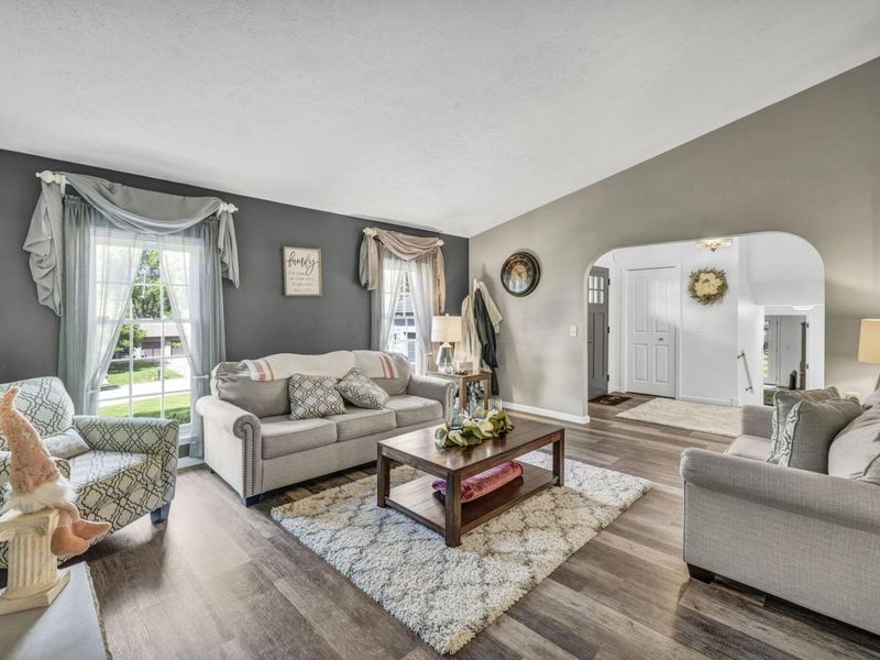 141 Camelot Drive, Urbana, OH 43078 Photo 9