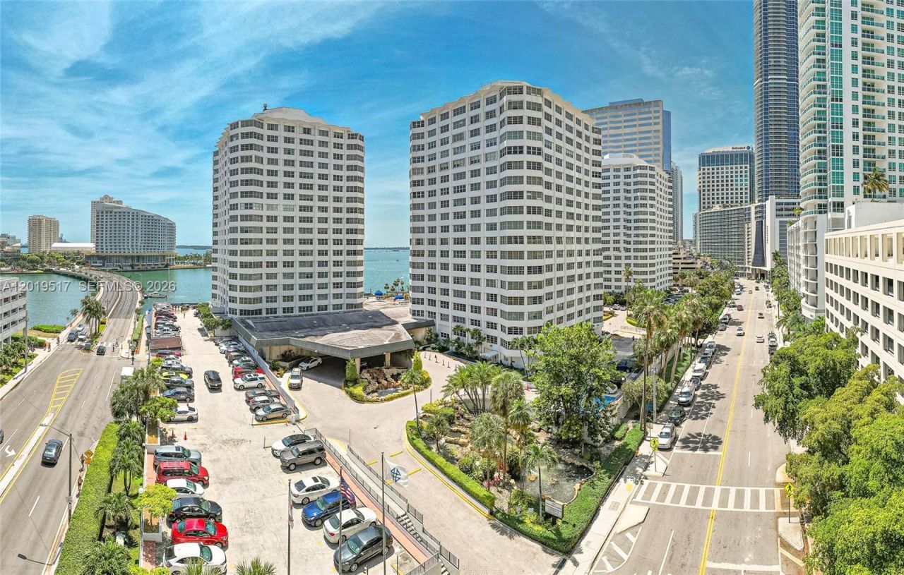 801 Brickell Bay Dr , Unit 1662, Miami, FL 33131 Photo