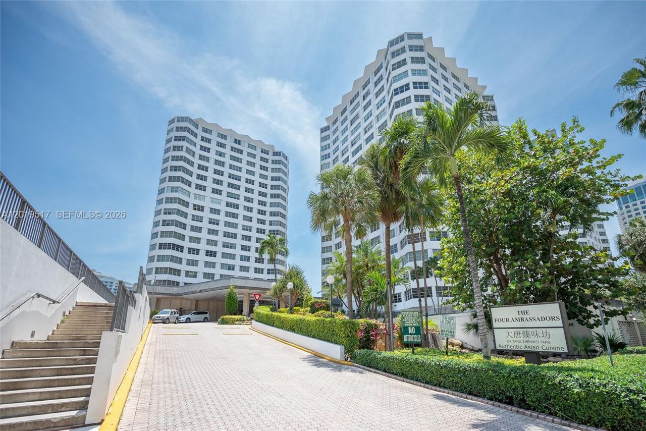 801 Brickell Bay Dr , Unit 1662, Miami, FL 33131 Photo