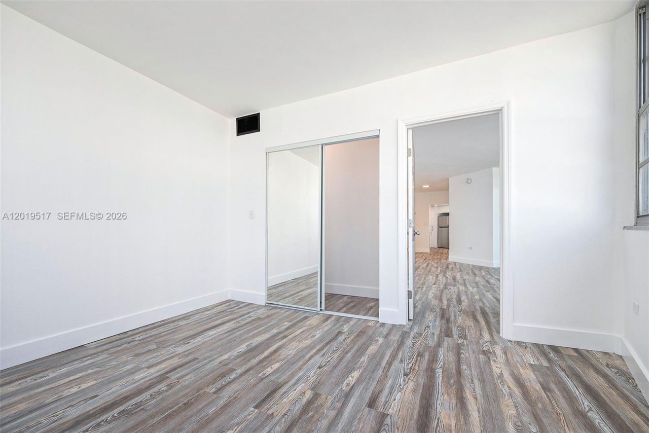801 Brickell Bay Dr , Unit 1662, Miami, FL 33131 Photo