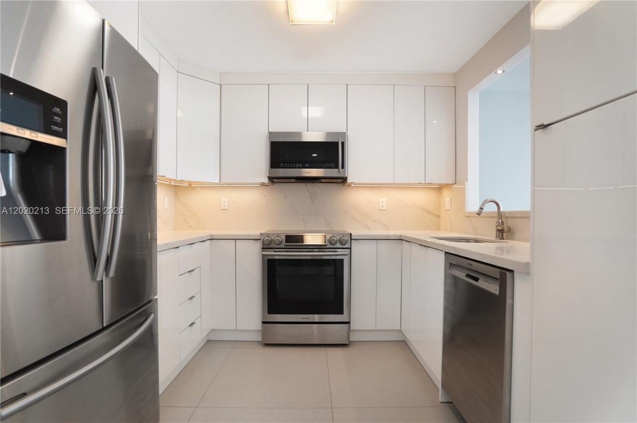 8233 Harding Ave, Unit 508, Miami Beach, FL 33141 Photo