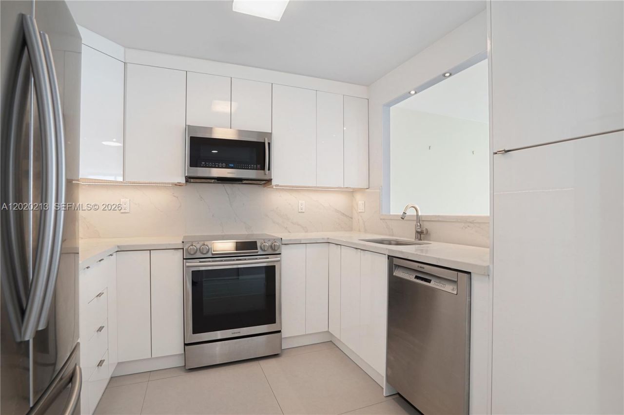 8233 Harding Ave, Unit 508, Miami Beach, FL 33141 Photo