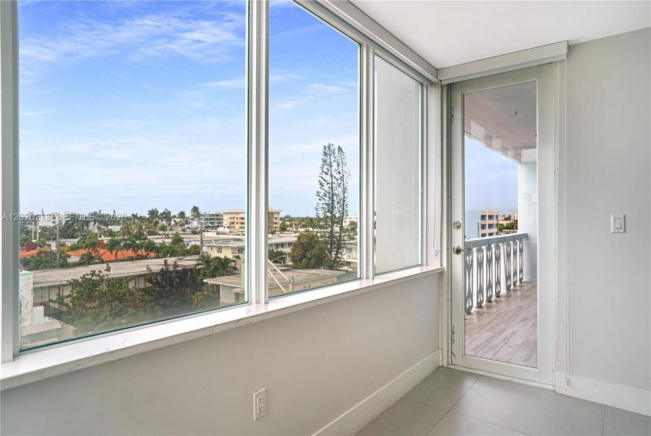 8233 Harding Ave, Unit 508, Miami Beach, FL 33141 Photo