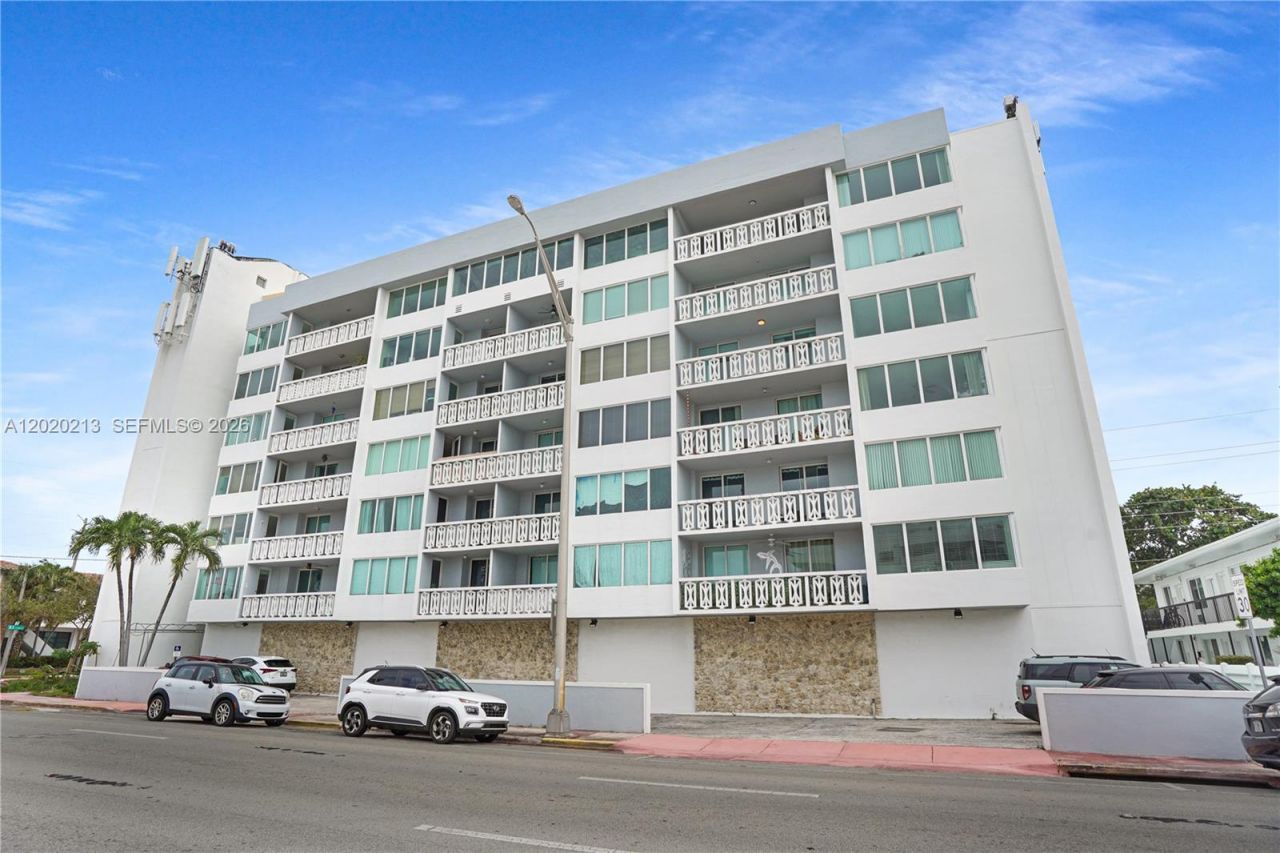 8233 Harding Ave, Unit 508, Miami Beach, FL 33141 Photo