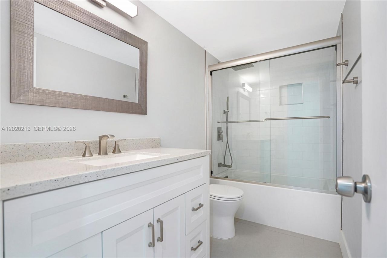 8233 Harding Ave, Unit 508, Miami Beach, FL 33141 Photo