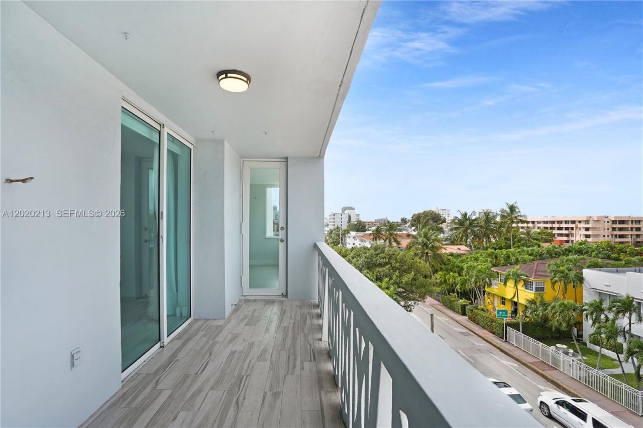 8233 Harding Ave, Unit 508, Miami Beach, FL 33141 Photo