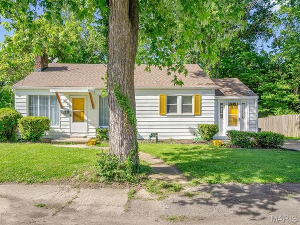 57 N 98th Street , Belleville, IL 62223