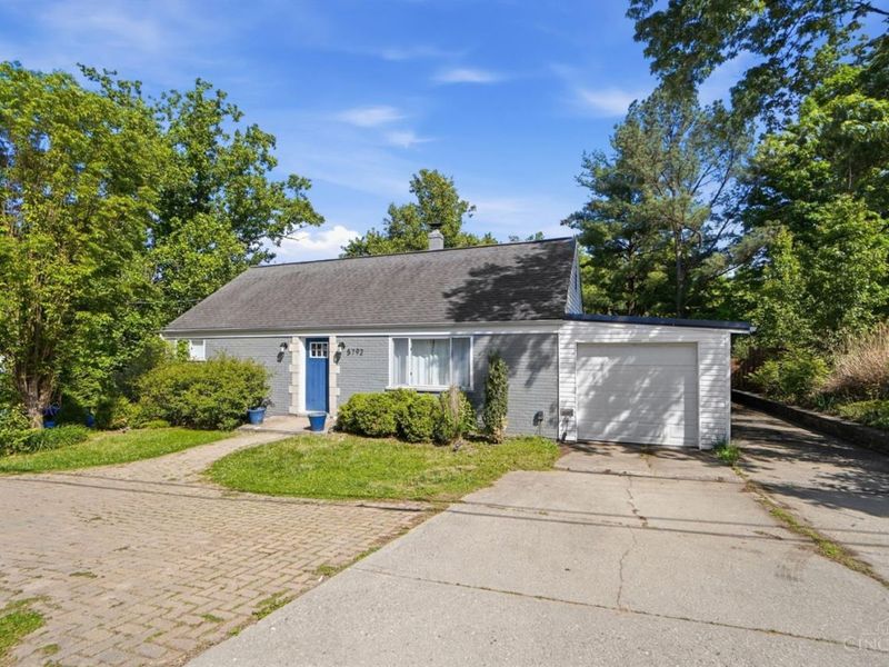 5792 Gaines Road, Green Township, OH 45247 Photo 2