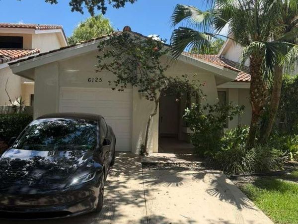 6125 Via Laguna Lane, Boca Raton, FL 33433