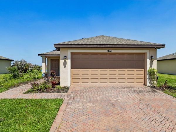 923 Bent Creek Drive, Fort Pierce, FL 34947