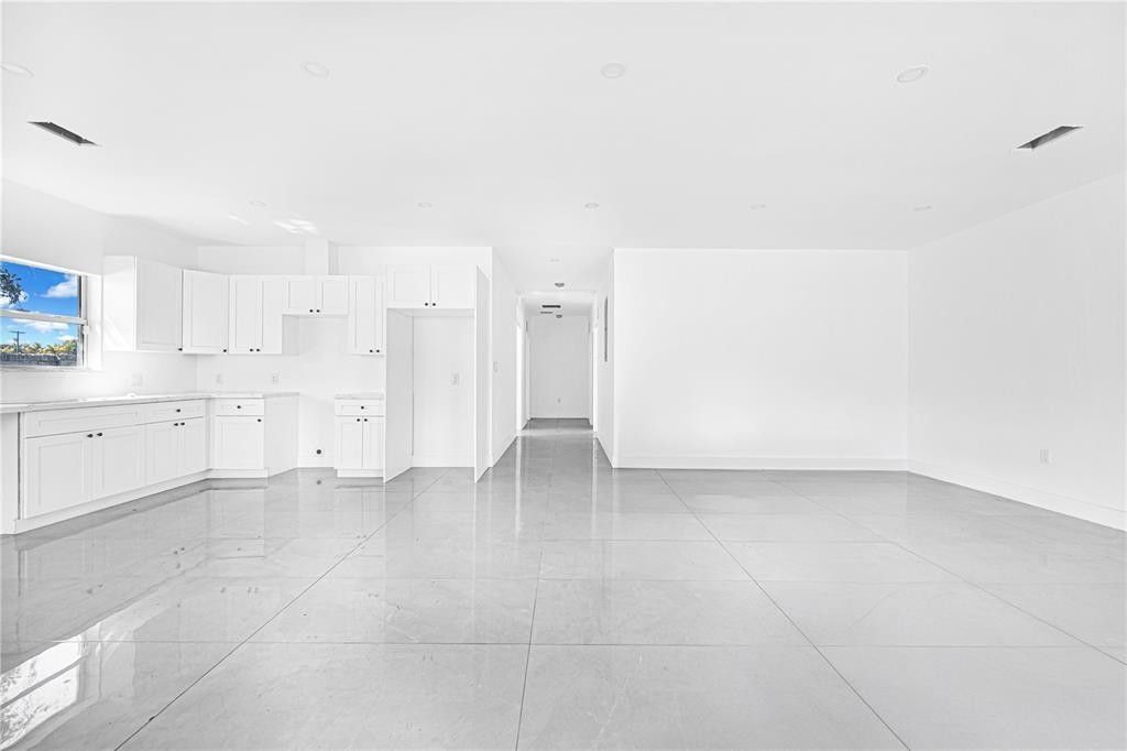 7990 NW 8th Avenue, Miami, FL 33150 Photo