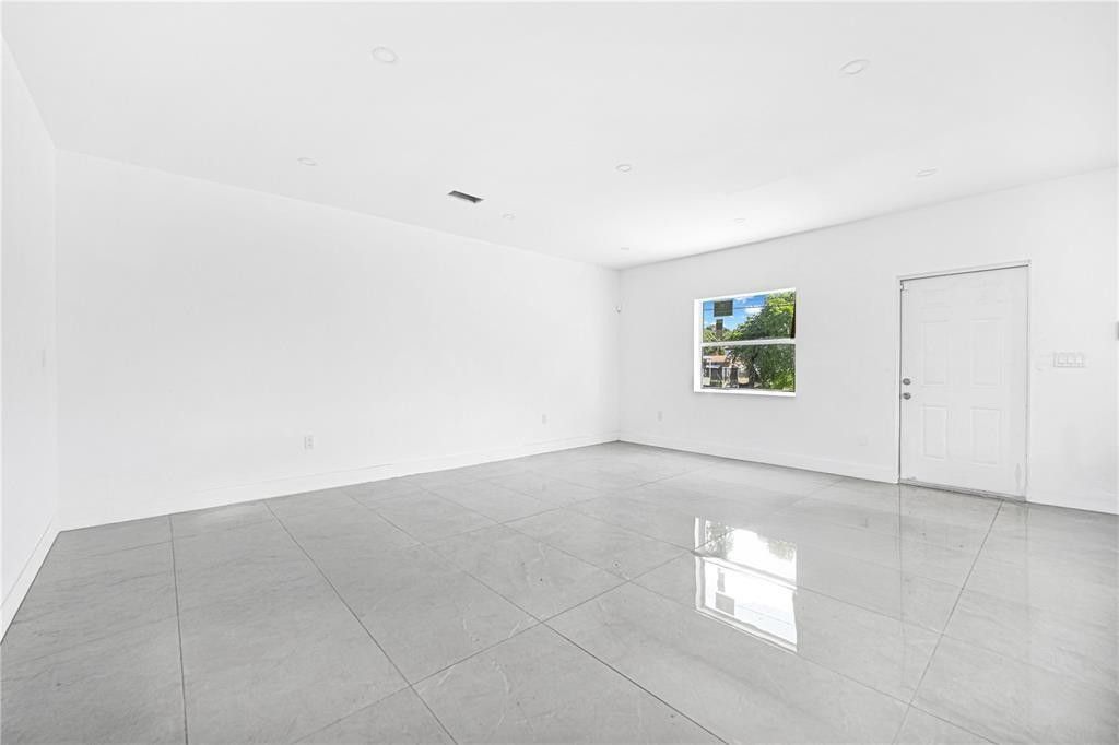 7990 NW 8th Avenue, Miami, FL 33150 Photo