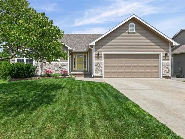1224 Greenbrier Drive, Eudora, KS 66025
