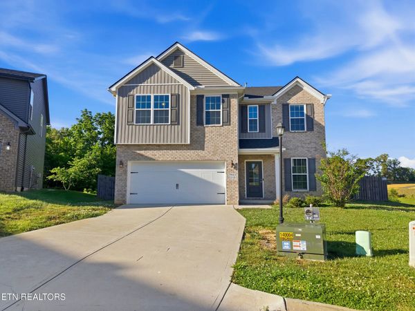 7943 Beeler Farms Lane, Knoxville, TN 37918