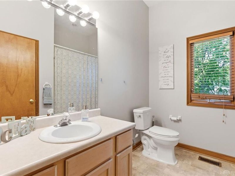 9190 Heather Drive, Washington Township, OH 45458 Photo 31