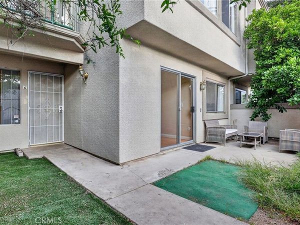 18526 Mayall Street, Unit G, Northridge, CA 91324