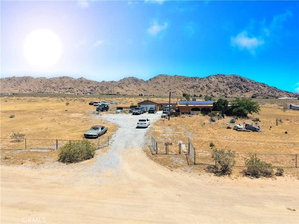 17601 Sycamore Lane, Apple Valley, CA 92307