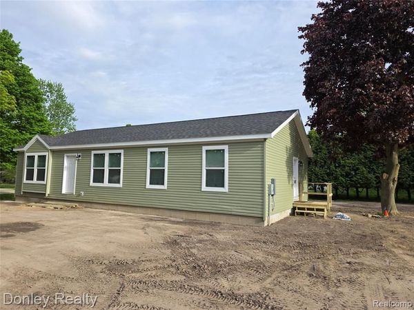 20 Hillview, Peck Vlg, MI 48466