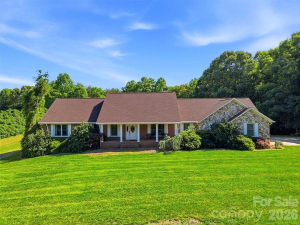 6181 Willowbottom Road, Hickory, NC 28602