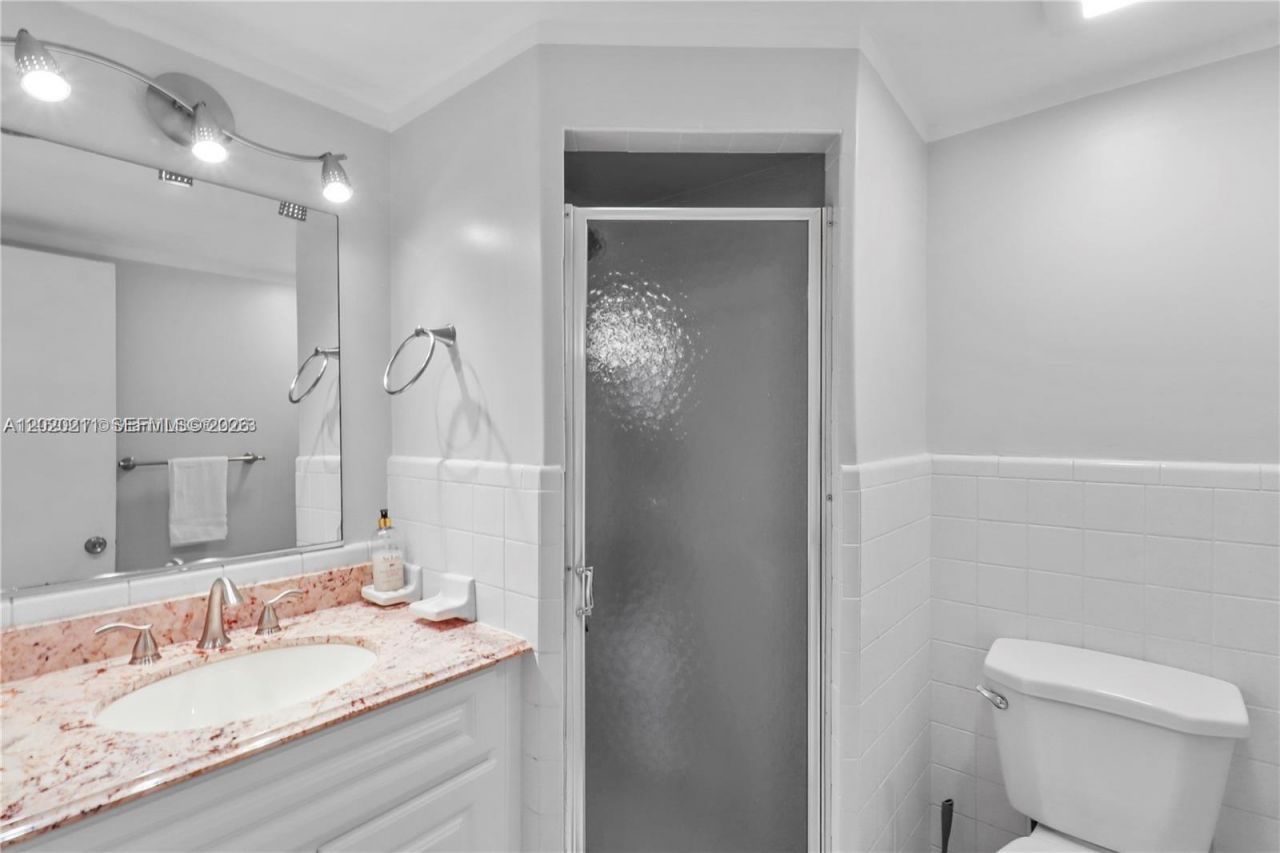 2420 SE 17th Cswy, Unit 301C, Fort Lauderdale, FL 33316 Photo