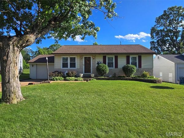 10808 Three Court Drive , St Louis, MO 63123