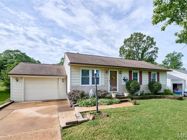 10808 Three Court Drive, St Louis, MO 63123