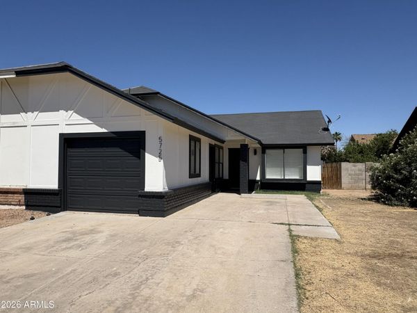 5725 N 68th Avenue, Glendale, AZ 85303