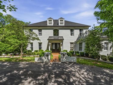 1474 Mt Ayr Circle , Bowling Green, KY 42103