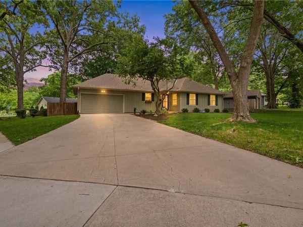 6018 W 78th Terrace, Prairie Village, KS 66208