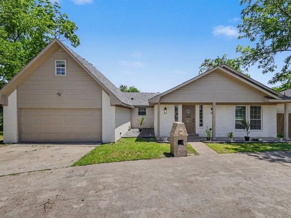 307 Dixon Street , Terrell, TX 75160
