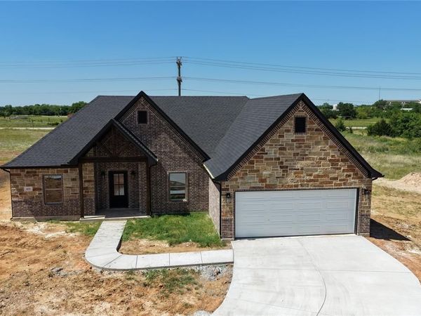 405 Austin Lane, Callisburg, TX 76240