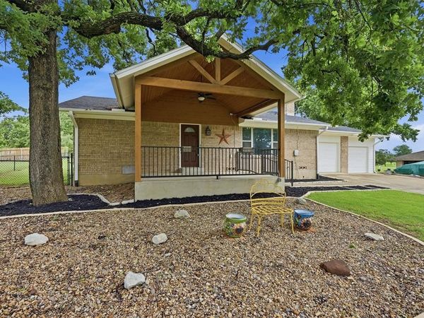 104 Kiowa Drive W, Lake Kiowa, TX 76240