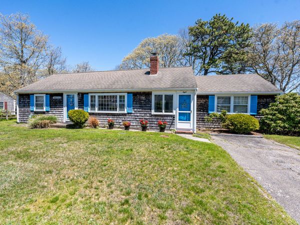 8 Folger Lane , West Dennis, MA 02670