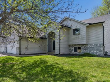 12181 Walnut Drive, Rogers, MN 55374