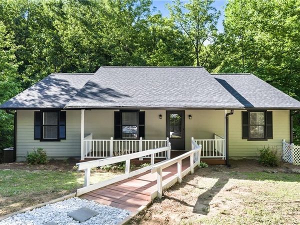 1029 Woodlawn Drive, Cleveland, GA 30528
