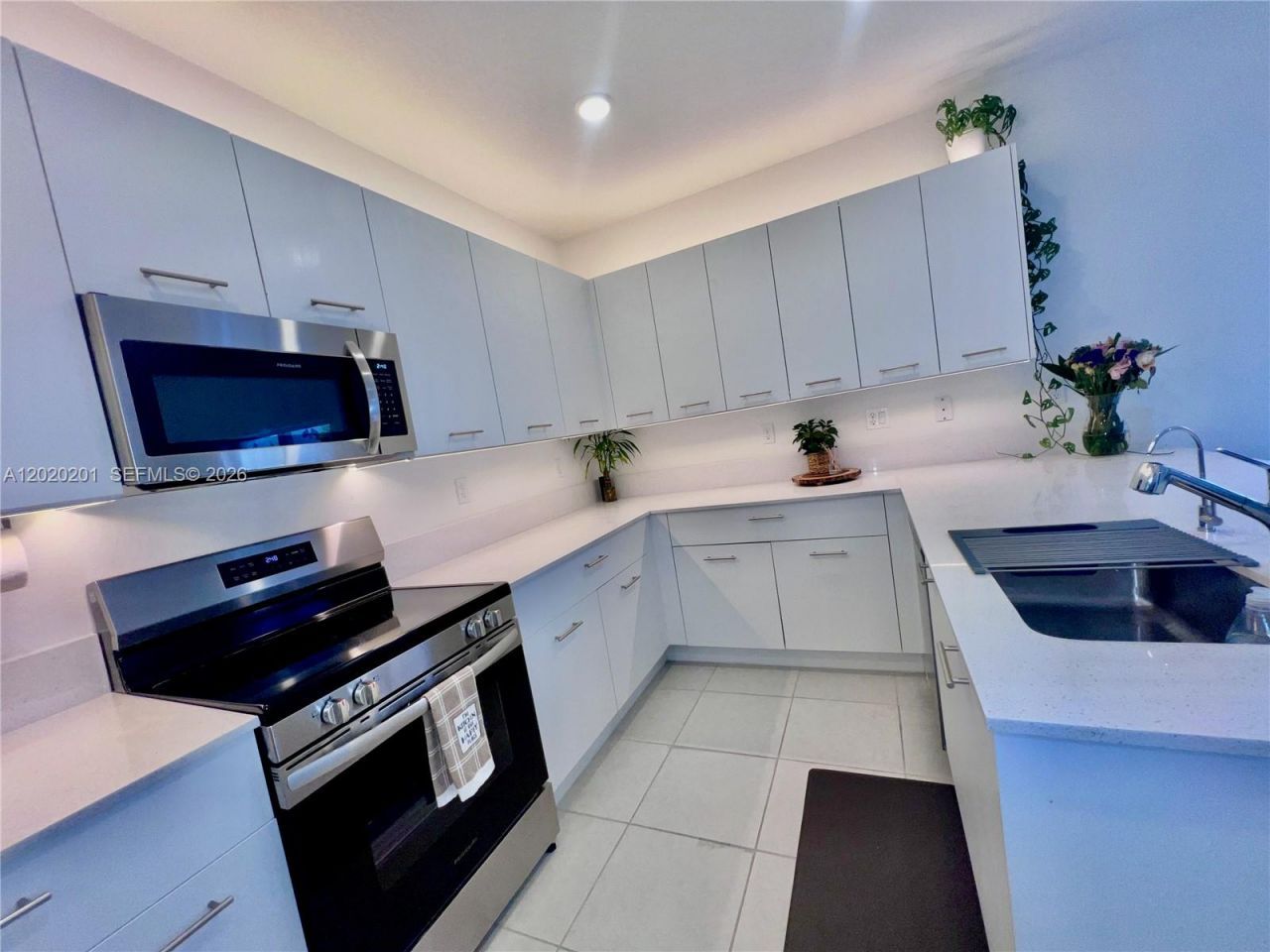 12023 NW 24th Pl, Unit 12023, Miami, FL 33167 Photo