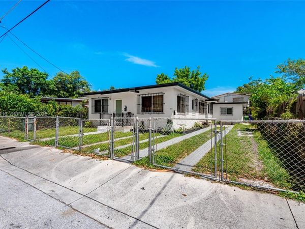 221 NW 32nd St , Unit 223-B, Miami, FL 33127