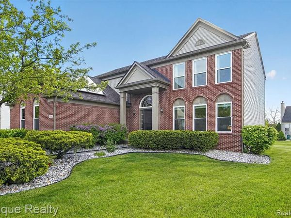 8068 Creek Bend Drive, Ypsilanti Twp, MI 48197