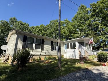 266 Carmel Lane, Albany, KY 42602