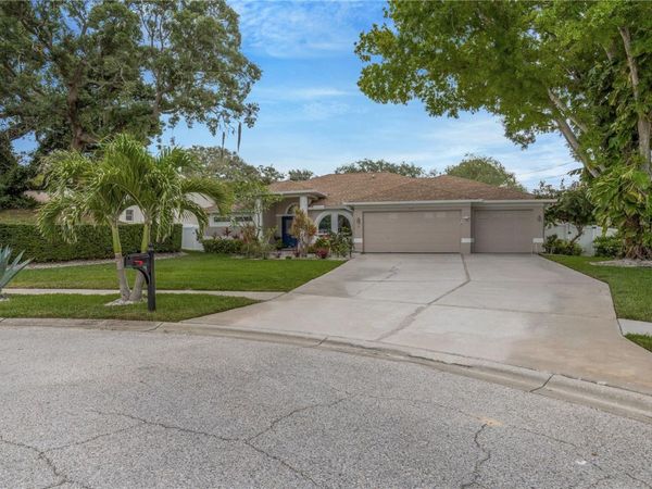 727 HIDDEN LAKE DRIVE, TARPON SPRINGS, FL 34689