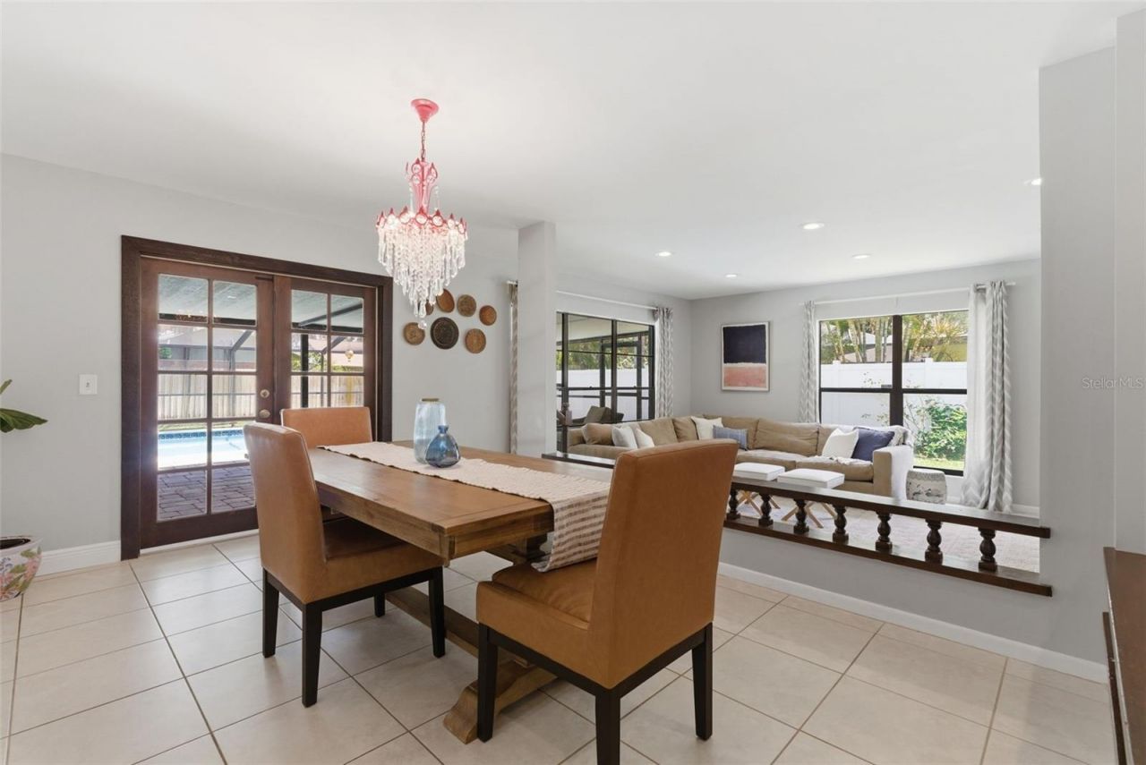 4221 Water Oaks Lane, Tampa, FL 33618 Photo