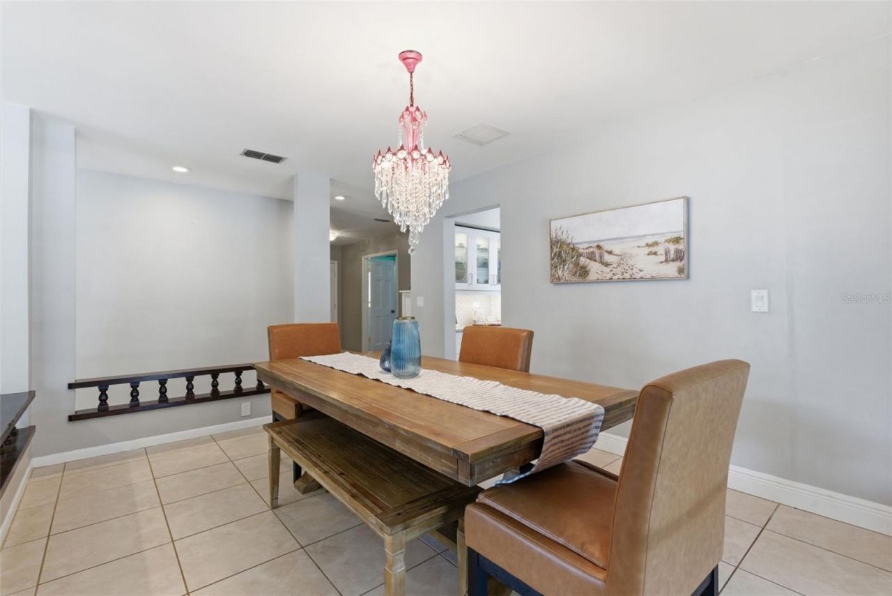 4221 Water Oaks Lane, Tampa, FL 33618 Photo