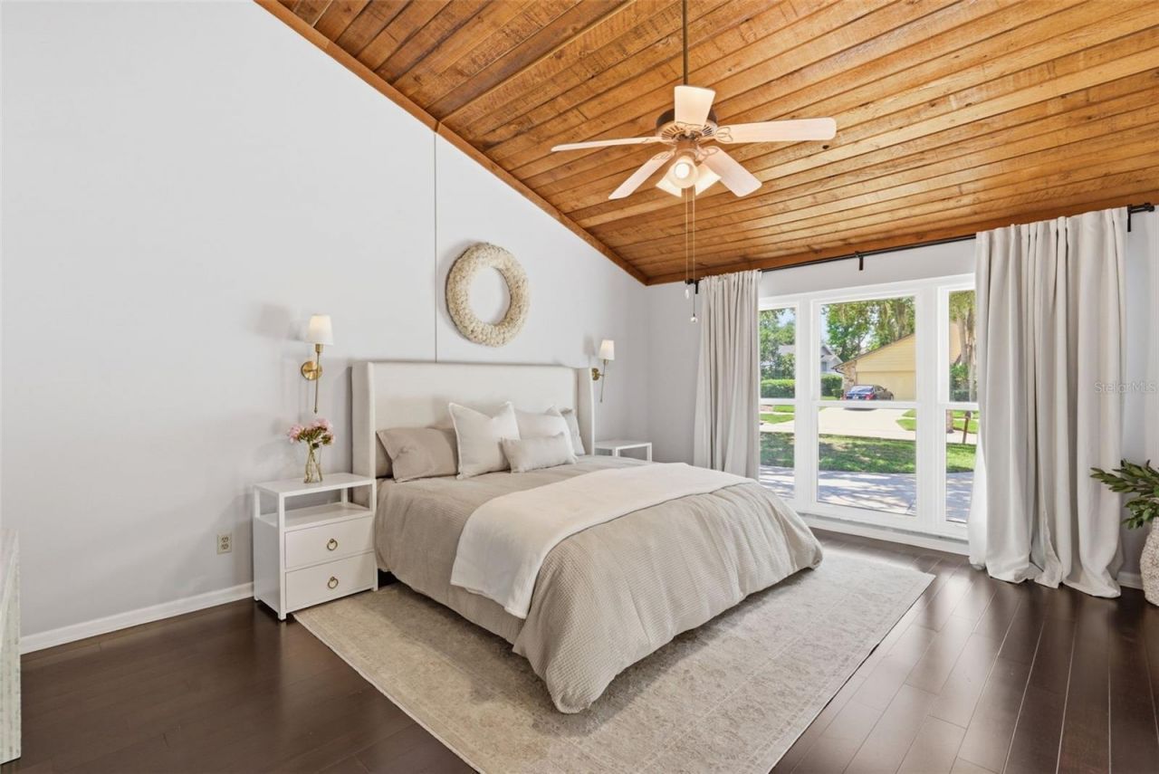 4221 Water Oaks Lane, Tampa, FL 33618 Photo