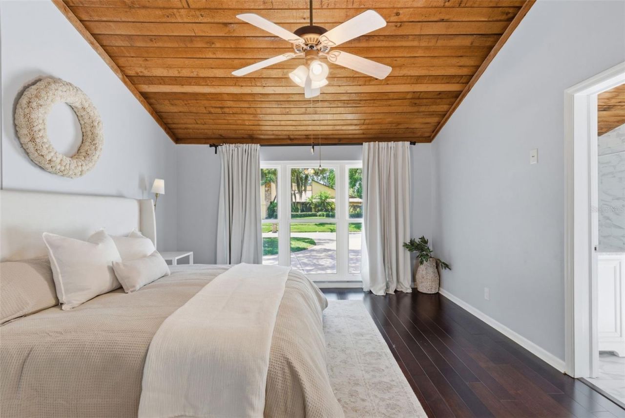 4221 Water Oaks Lane, Tampa, FL 33618 Photo
