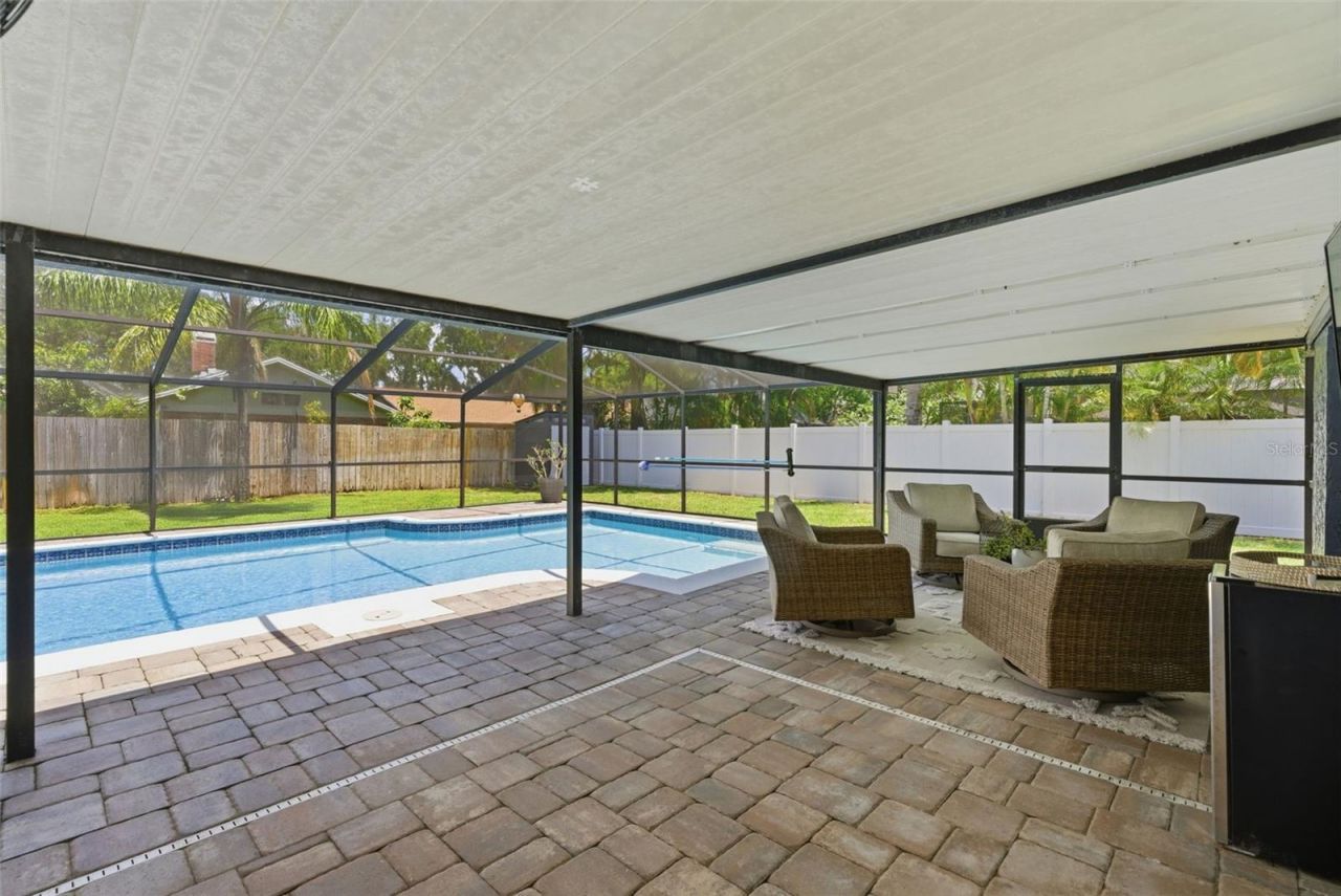 4221 Water Oaks Lane, Tampa, FL 33618 Photo