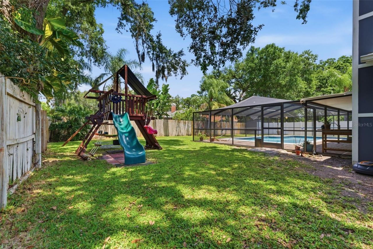 4221 Water Oaks Lane, Tampa, FL 33618 Photo