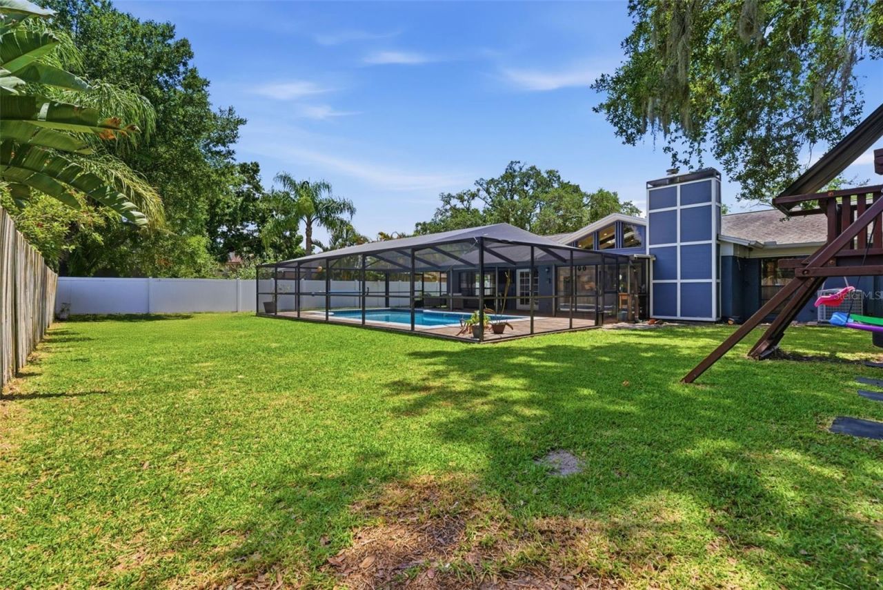 4221 Water Oaks Lane, Tampa, FL 33618 Photo